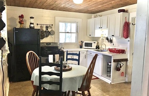 Bryan Other | SweetChick Farmhouse, slight country feel with close city convenience.