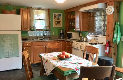 Sheldrake House | Sweetgrass Cottage, Ovid: Walk to Sheldrake Point Winery, Beach and Boat Launch