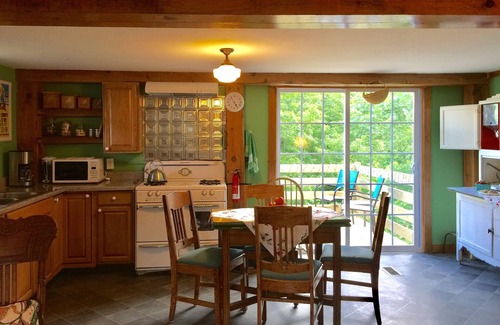 Sheldrake House | Sweetgrass Cottage, Ovid: Walk to Sheldrake Point Winery, Beach and Boat Launch
