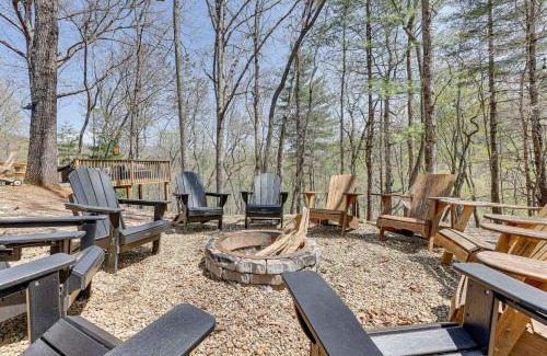 Hayesville House | Sweetwater Bluff Home On The Hiawassee with Views!