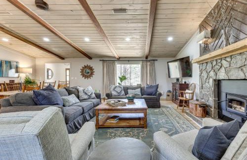 Hayesville House | Sweetwater Bluff Home On The Hiawassee with Views!