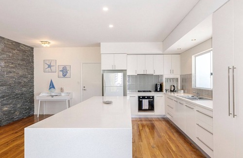 West Busselton House | Swell Times Holiday Home - Busselton