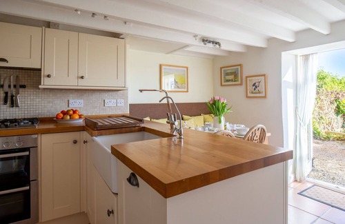 Blockley Cottage | Swift Cottage, Blockley - sleeps 4 guests in 2 bedrooms