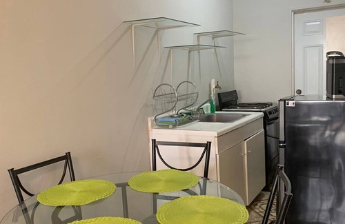 West Gate Hills House | Swift room