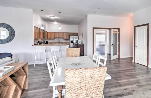 Ocean Shores Condo | Swim, Hike & Fish: Canalfront Gem in Ocean Shores