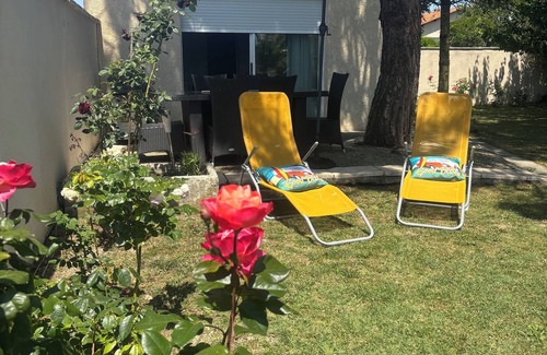 Saint-Georges-de-Didonne House | SWIMMING POOL AND JACUZZI 2KM FROM THE BEACH