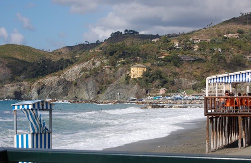 Levanto Apartment | Swimming and hiking! In the center, 100m from the sea CIN IT011017C2ES8JIUVM