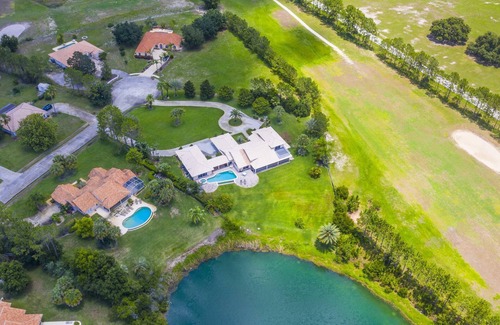 Groveland House | Swiss 67 - Lake Denise