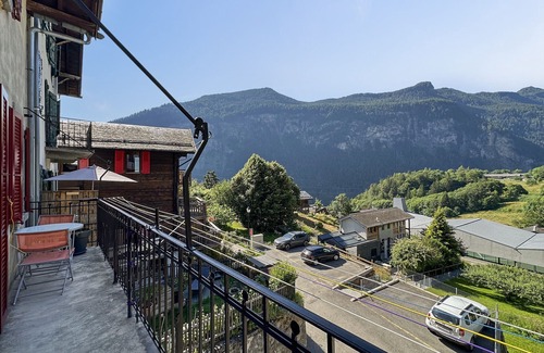 Salvan Apartment | Swiss Alpine Retreat & View near Martigny
