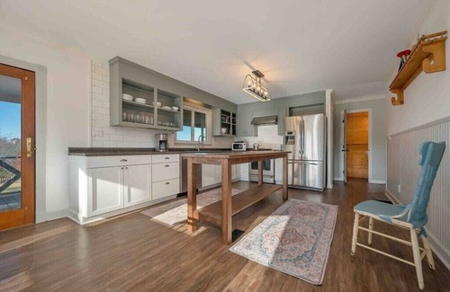Tryon Ski Chalet | Swiss Chalet/Raving Reviews/26 acres/3 mi. to TIEC