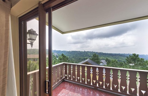 Canlubang Apartment | Swiss VIP suite at Crosswinds Tagaytay