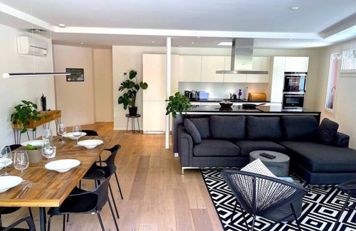 Central Interlaken Condo | SwissHut Penthouse 10min Interlaken West Station - Apart. Blume 2