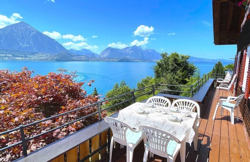 Merligen Apartment | SwissHut Stunning Views Alps & Lake - Chalet Christina