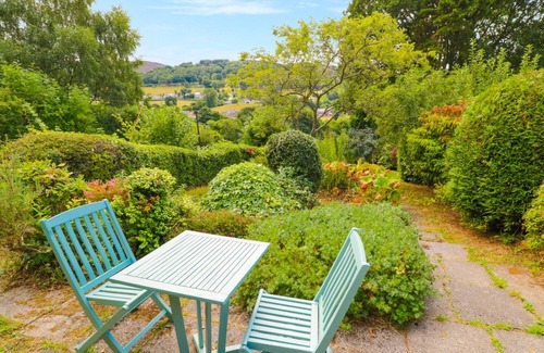 Glyndyfrdwy House | SWN Y COED, family friendly, character holiday cottage in Glyndyfrdwy