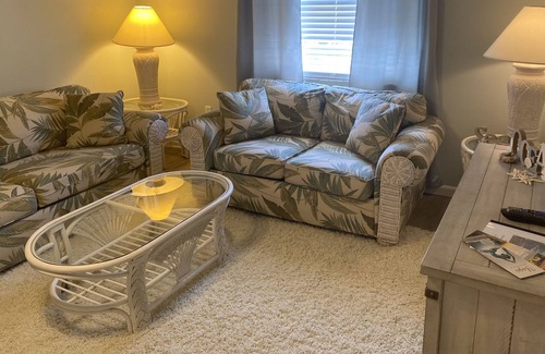 East End Condo | Swn y Mor (sound of the sea) Oceanside complex
