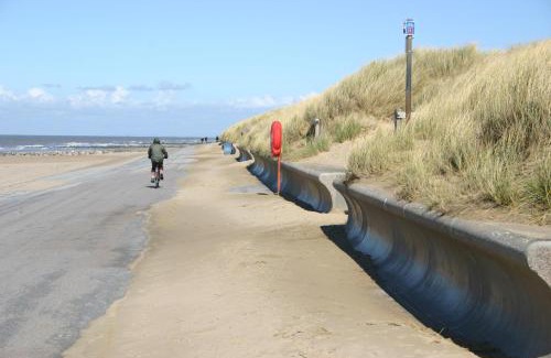 Prestatyn House | Swn y Mor (Sound of the Sea)