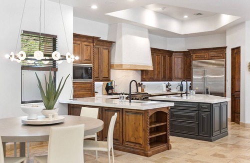 Central Scottsdale House | SWSS Hidden Palm: Luxe 8-bedroom retreat w/golf sim, wellness room. Perfect for corporate getawa.
