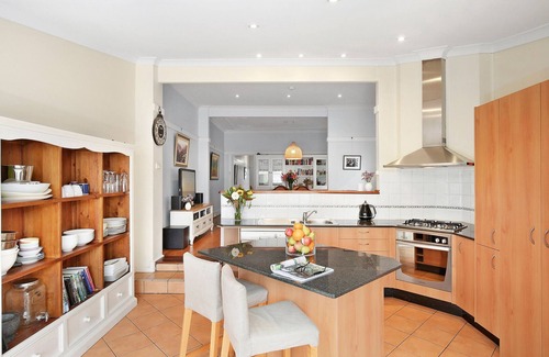 North Willoughby House | Sydney North Serene Retreat - Comfort | Ease | Street Parking