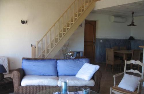 Entrecasteaux House | Sympathique Maison au Soleil & Quartier Calme !