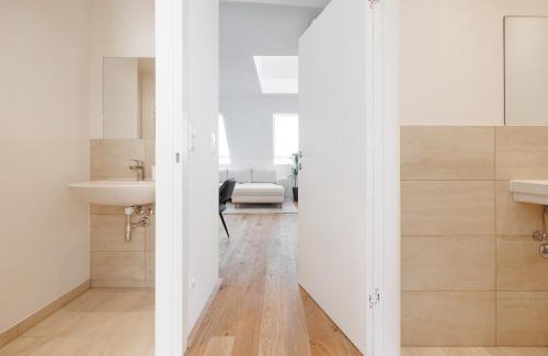 Neulerchenfeld Apartment | SYMPHONY Apartments 38 - Modern Loft with Terrace and Grill in Central Location