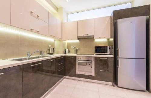 Plaka Apartment | Syntagma H&B Apartment