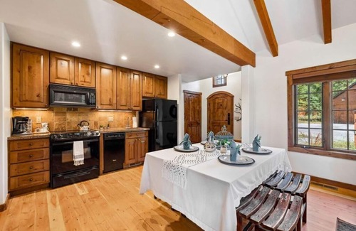 Tamarack Cottage | Syringa Cottage - Wonderful Cottage |Ski In/Out | Private Hot Tub