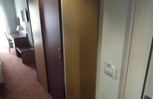 Szekesfehervar Hotel | Szent Gellért Hotel