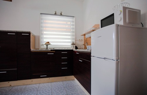 Szentendrei Cottage | Szentendrei szigeten önálló, jakuzzis, szaunás, romantikus, erdőszéli ház!