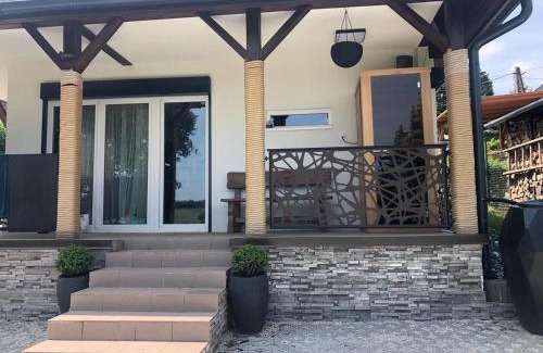 Kustanszeg Villa | Tó Kincse Vendégház