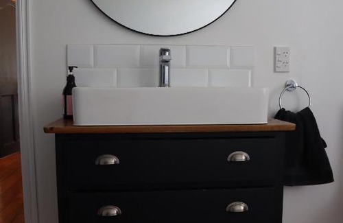 Te Puna Apartment | T H E B A R N Boutique Accomodation