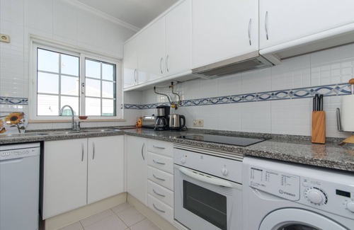 Canada Apartment | T1 Wifi, balcony with Bbq, air con 8min walk from the Marginal of Cabanas