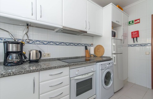 Canada Apartment | T1 Wifi, balcony with Bbq, air con 8min walk from the Marginal of Cabanas