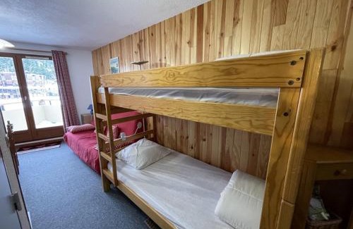 Laveissiere Apartment | T2 avec balcon au cœur de la station, proche pistes et commerces - FR-1-787-91
