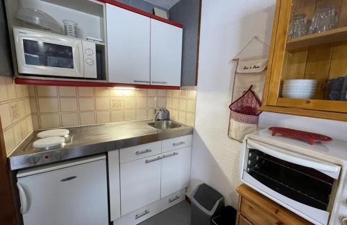 Laveissiere Apartment | T2 avec balcon au cœur de la station, proche pistes et commerces - FR-1-787-91