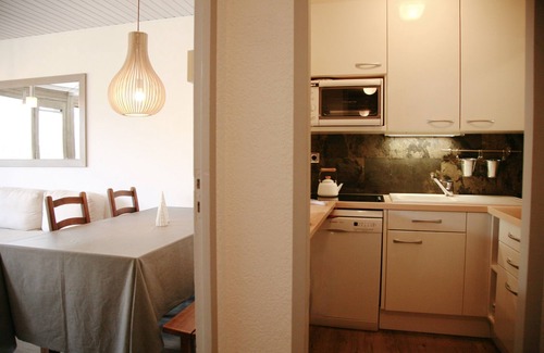 Les Almes Apartment | T2 bis renovated and bright, WIFI (fiber) 4-5 pers, 63m2 large balcony, le Lac