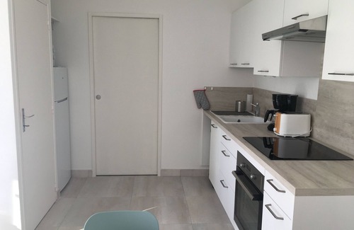 Vaux-sur-Mer Apartment | T2, completely renovated in 2021, 100m from the sea. Small, quiet residence.