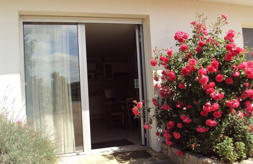 Lantic Apartment | T2 Garden level, 5 km from the beaches.