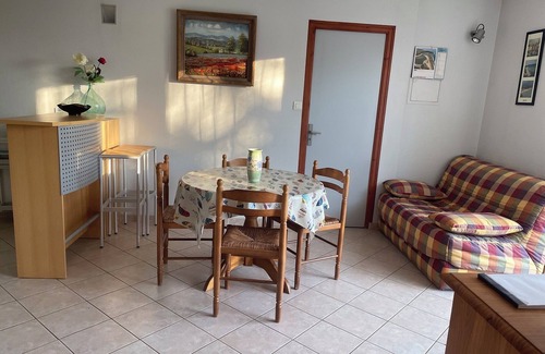 Lantic Apartment | T2 Garden level, 5 km from the beaches.