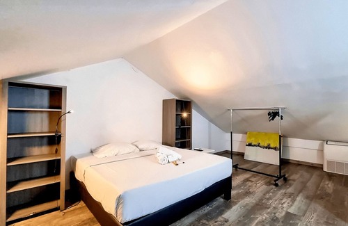 Sainte-Clotilde Centre Apartment | T2 "Le Corail" - Duplex 45m2 - 10' from the airport - City-Center