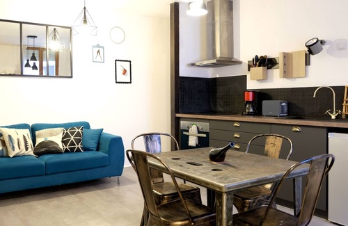 Rouen City Centre Apartment | T2 renovated, industrial style, 2 min SNCF station