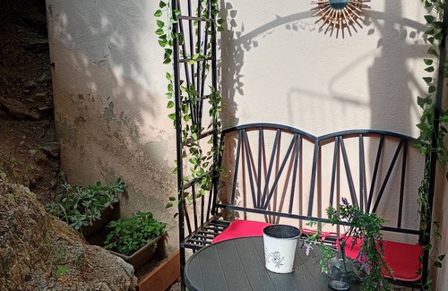 Amelie-les-Bains-Palalda Apartment | T2 with small exterior at the thermal baths of Amelie les bains. pets welcome!