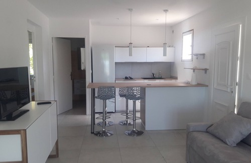 Molini Apartment | T2 with splendid sea view over the Gulf of Ajaccio and 400m from the beach.