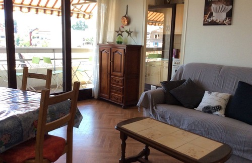 Thonon-les-Bains Apartment | T3 60m2 + Balcony, 2 bedrooms, city center, 5mns from the Spa, Clear, Quiet