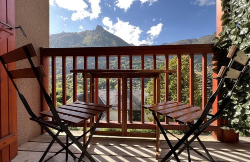 Cauterets Apartment | T3 rénové avec balcon, vue montagne et Parking.