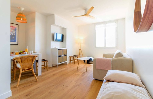 Le Lavandou Apartment | T3 sea view - Town centre with parking space