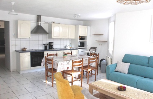 Doussard Apartment | T3 single-storey apartment in quiet central Doussard