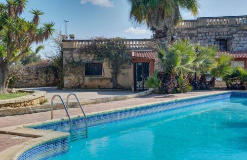 Ghaxaq Villa | Ta Karag Villa - Countryside Escape - Pool & Tennis