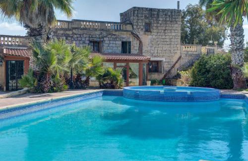 Ghaxaq Villa | Ta Karag Villa - Countryside Escape - Pool & Tennis