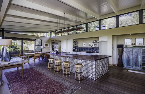 Newlands House | TABLE MOUNTAIN VILLA