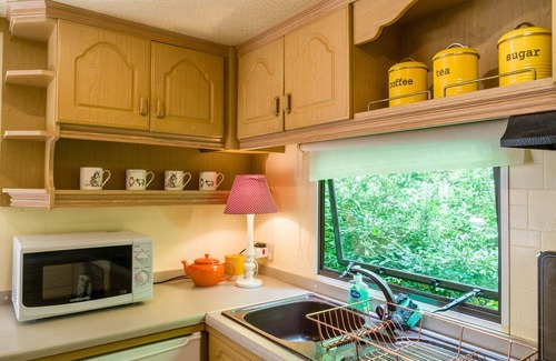 Priors Marston House | Tadpole Retreat x2 bedrooms, Kitchen, Bathroom & Lounge & Wifi